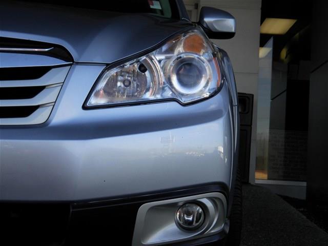 Subaru Outback 2012 photo 1