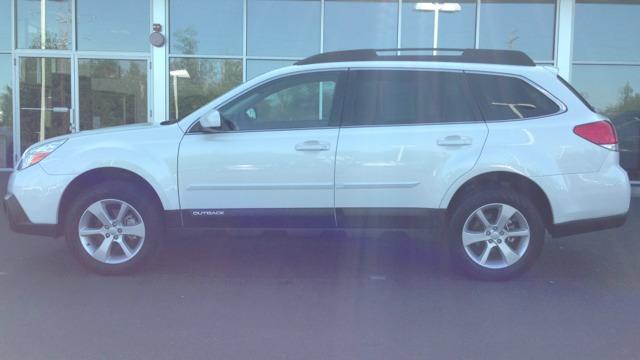 Subaru Outback 2013 photo 4