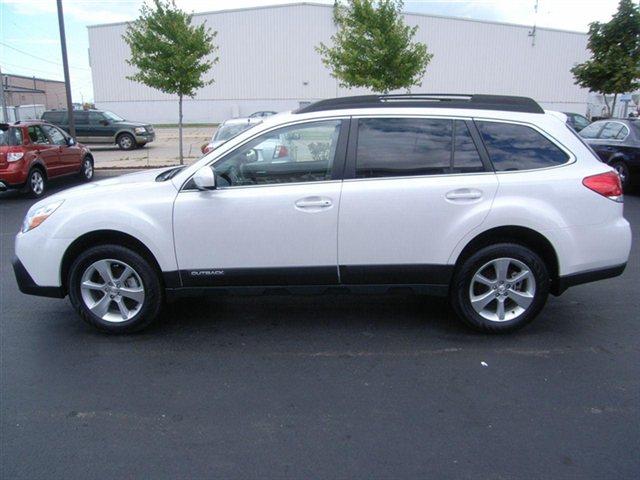Subaru Outback 2013 photo 1