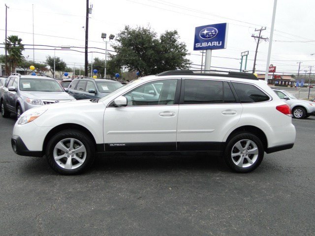 Subaru Outback 2013 photo 2