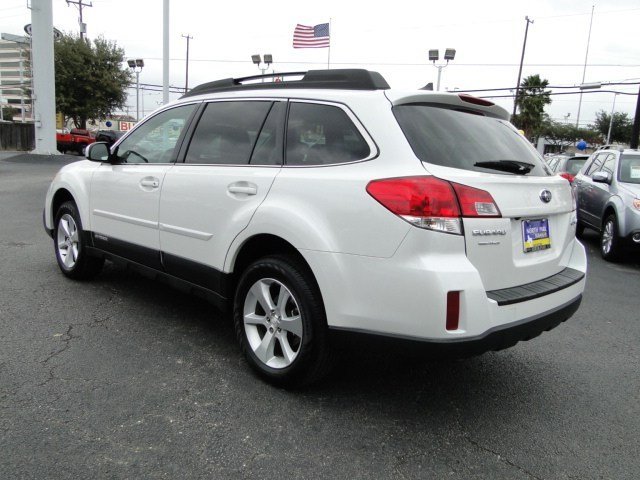 Subaru Outback 2013 photo 3
