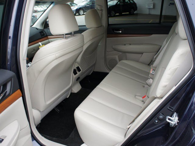 Subaru Outback 2013 photo 4
