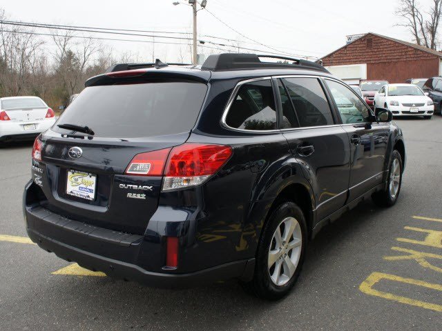 Subaru Outback 2013 photo 1