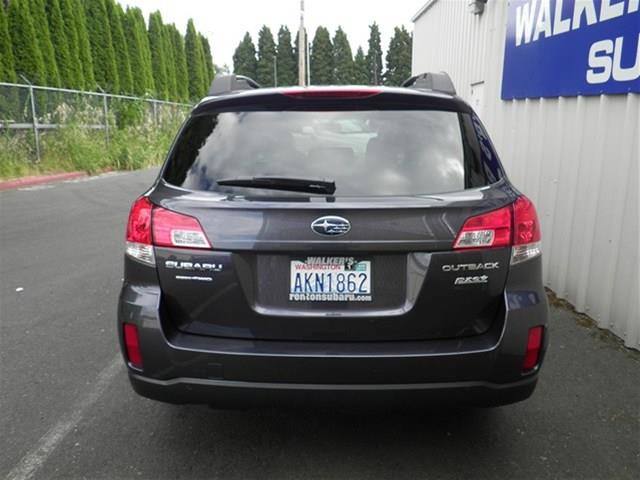 Subaru Outback 2013 photo 1