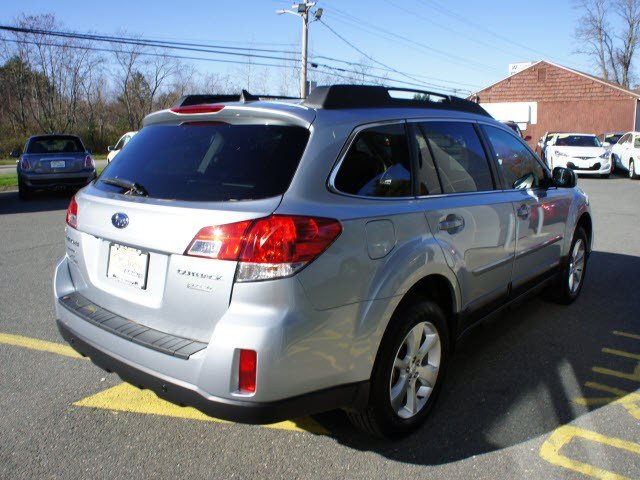 Subaru Outback 2013 photo 1