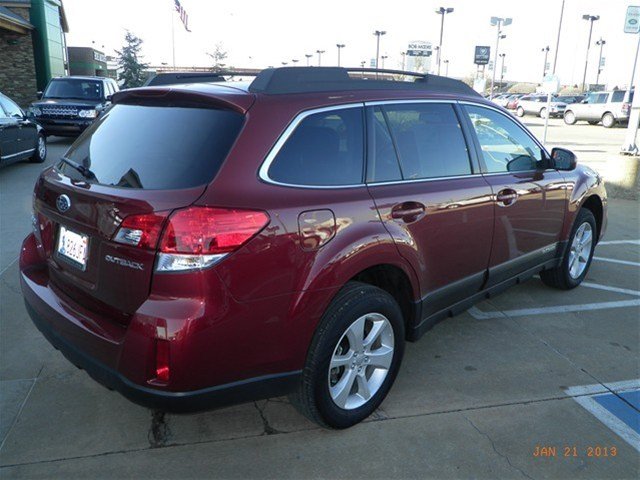 Subaru Outback 2013 photo 2