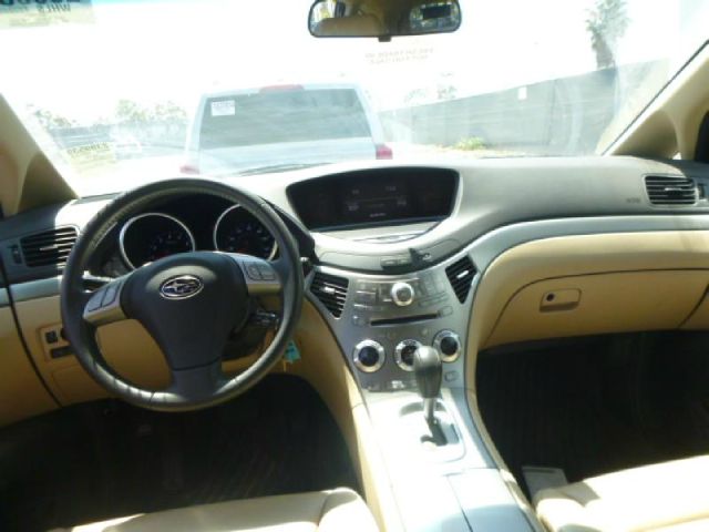 Subaru Tribeca 2010 photo 1