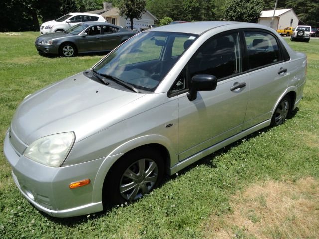 Suzuki Aerio 2003 photo 3