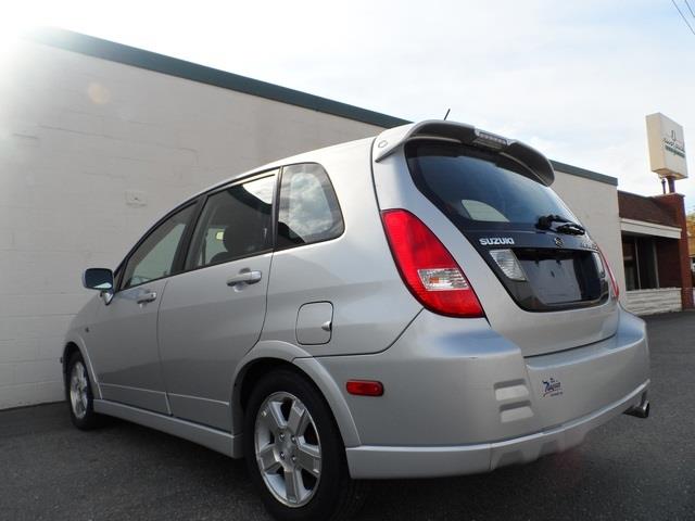 Suzuki Aerio 2003 photo 3