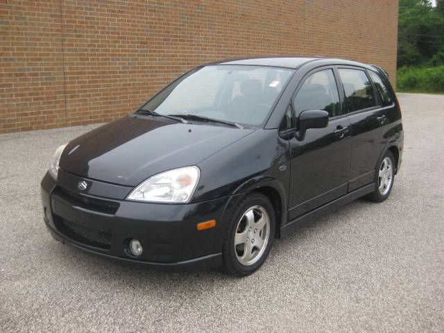 Suzuki Aerio 2004 photo 1