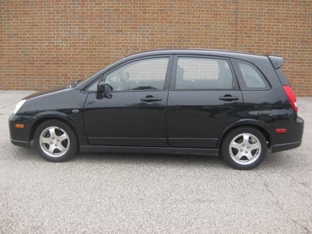 Suzuki Aerio 2004 photo 2