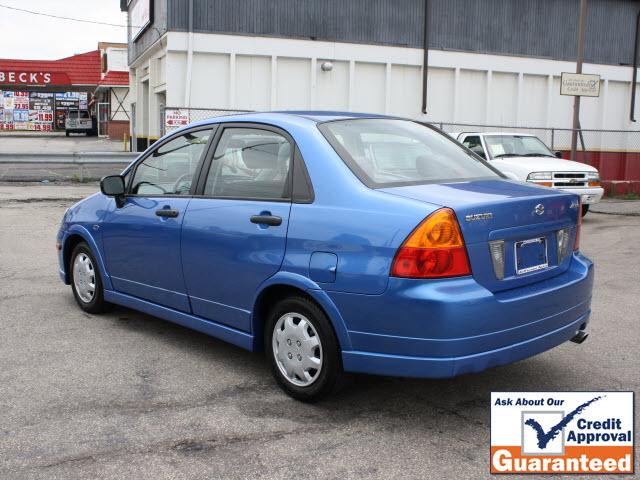 Suzuki Aerio 2004 photo 2
