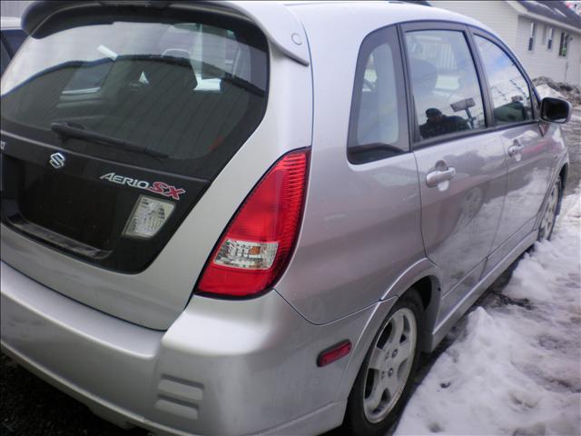 Suzuki Aerio 2004 photo 1
