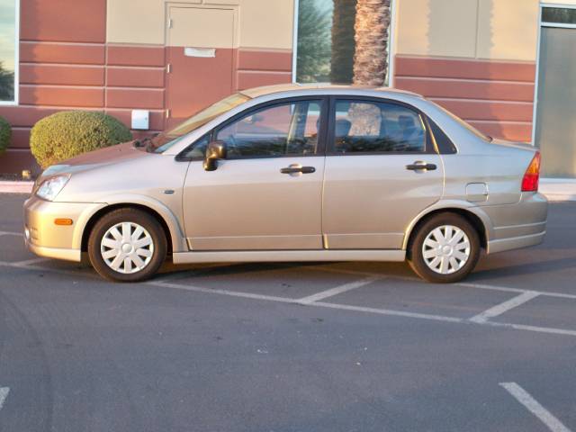 Suzuki Aerio 2004 photo 1