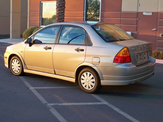 Suzuki Aerio 2004 photo 2