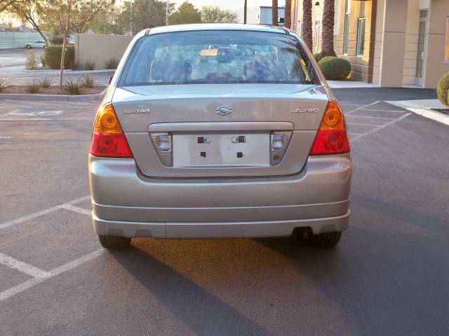 Suzuki Aerio 2004 photo 3