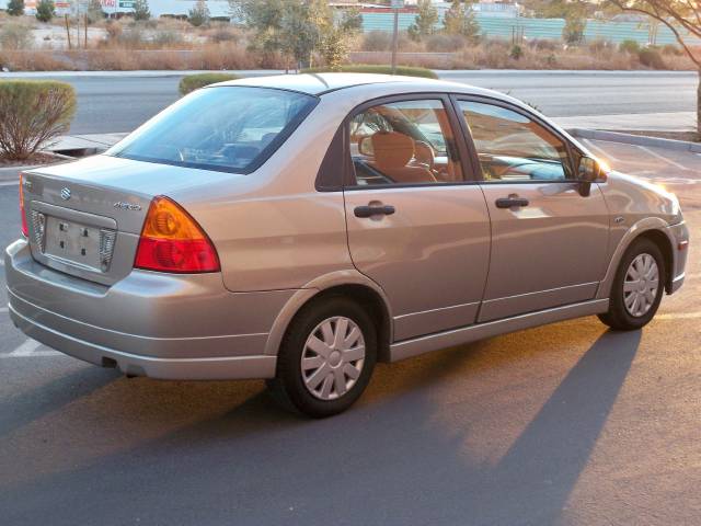 Suzuki Aerio 2004 photo 4