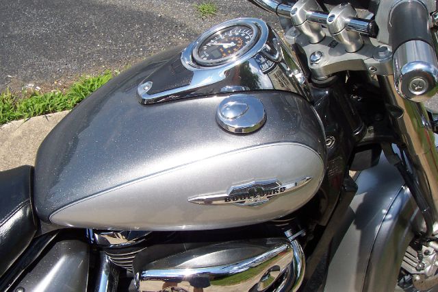 Suzuki BOULEVARD C50 2006 photo 4