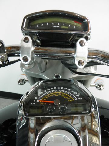 Suzuki BOULEVARD M109R 2006 photo 11