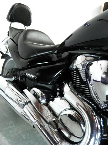 Suzuki BOULEVARD M109R 2006 photo 19