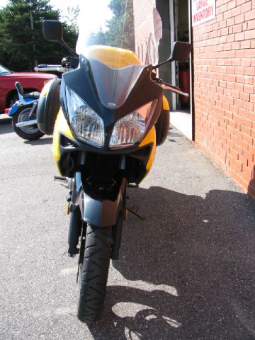 Suzuki DL1000 VStrom 2003 photo 3