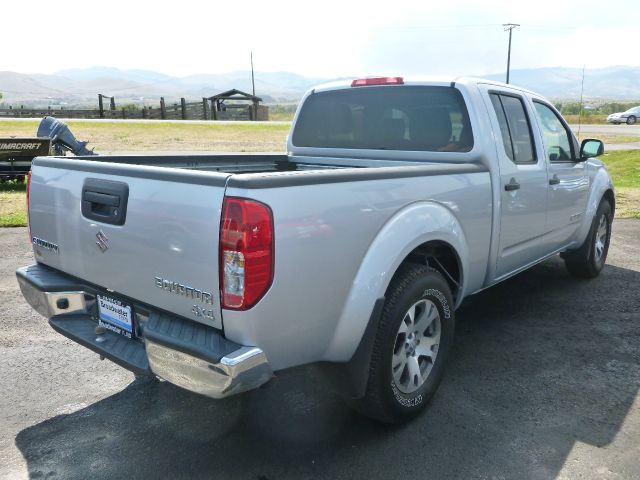 Suzuki Equator 2011 photo 1