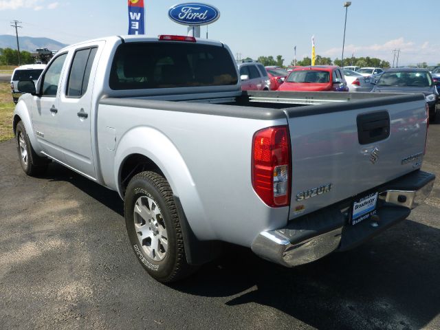 Suzuki Equator 2011 photo 2