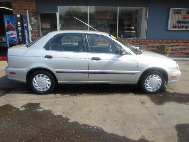 Suzuki Esteem 2000 photo 3