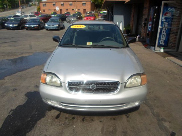 Suzuki Esteem 2000 photo 4