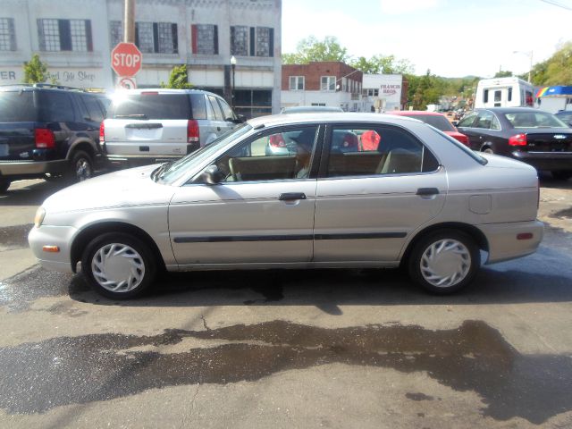 Suzuki Esteem 2000 photo 5