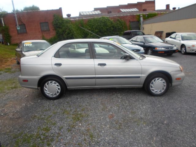 Suzuki Esteem 2000 photo 3