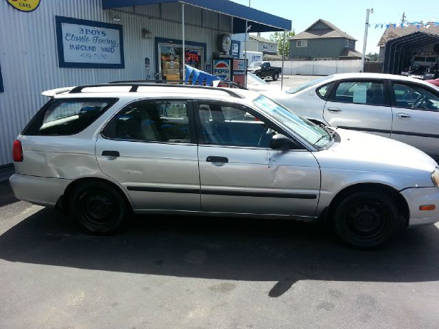 Suzuki Esteem 2001 photo 1