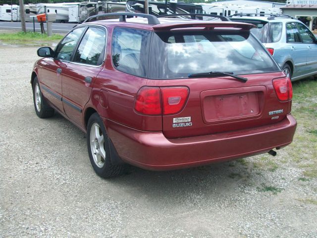 Suzuki Esteem 2001 photo 2