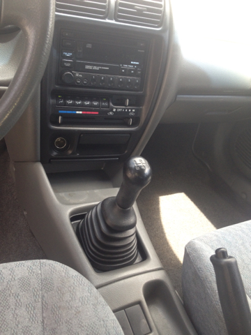 Suzuki Esteem Wagon 2001 photo 2