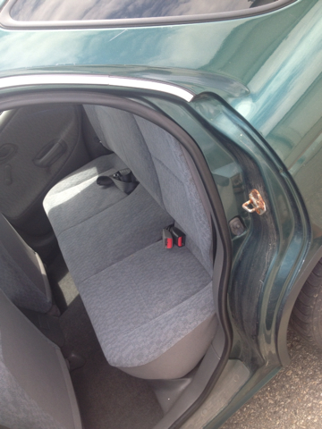 Suzuki Esteem Wagon 2001 photo 3