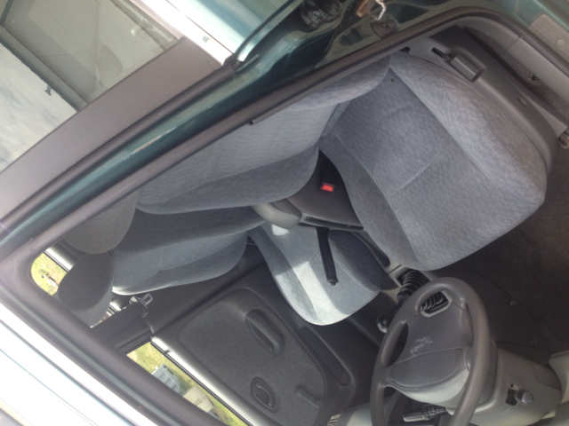 Suzuki Esteem Wagon 2001 photo 4