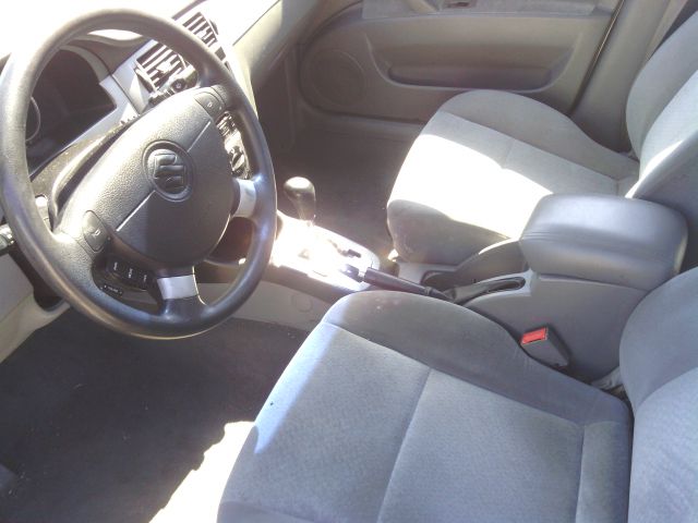 Suzuki Forenza 2004 photo 4