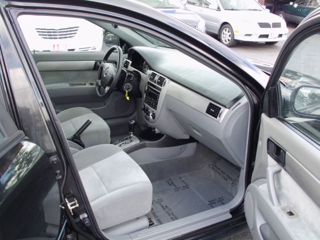 Suzuki Forenza 2004 photo 1