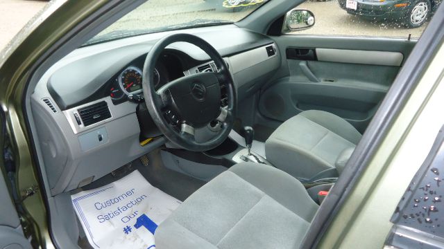 Suzuki Forenza 2004 photo 8