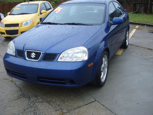 Suzuki Forenza 2005 photo 4