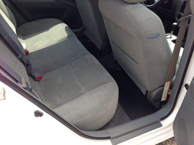 Suzuki Forenza 2005 photo 4