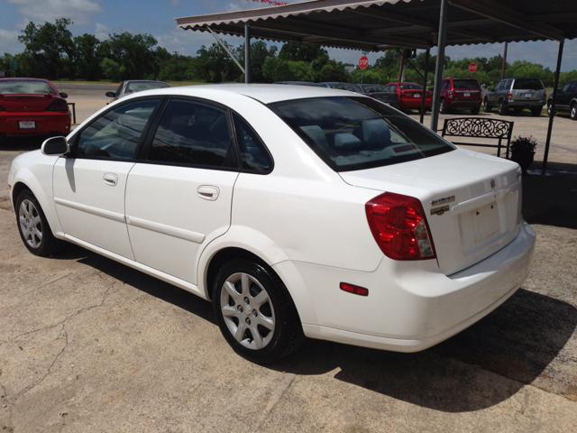Suzuki Forenza 2005 photo 7