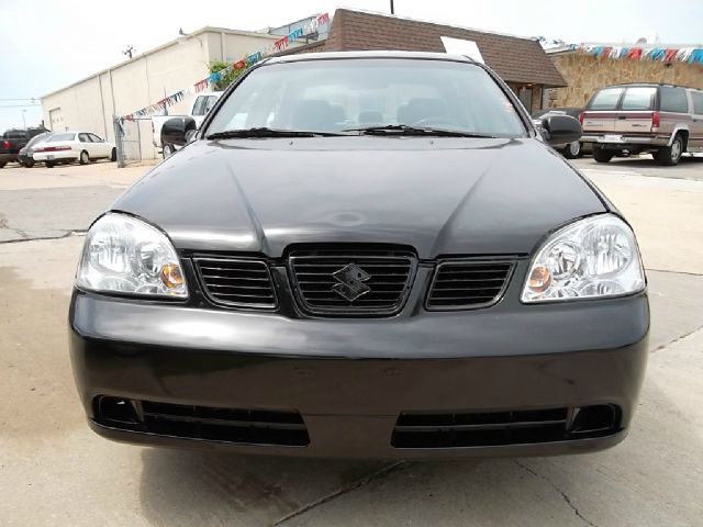 Suzuki Forenza 2005 photo 4