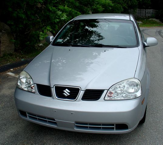 Suzuki Forenza 2005 photo 11
