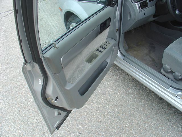 Suzuki Forenza 2005 photo 6