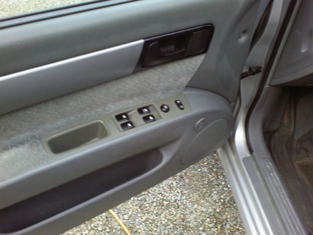 Suzuki Forenza 2005 photo 4