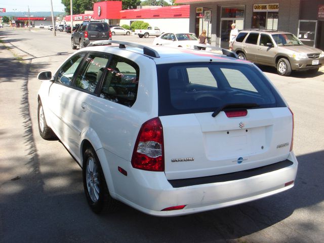 Suzuki Forenza Open-top Wagon