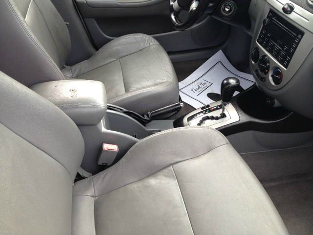 Suzuki Forenza 2005 photo 1