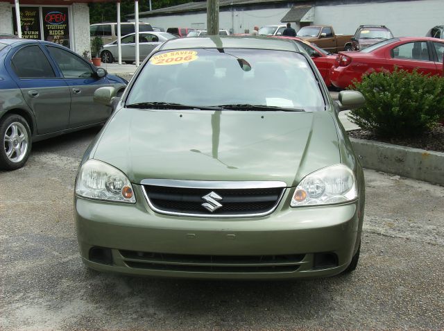 Suzuki Forenza 2006 photo 1