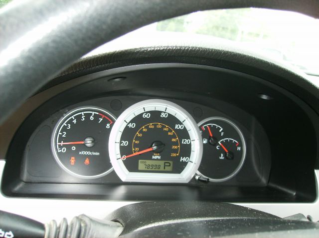 Suzuki Forenza 2006 photo 3